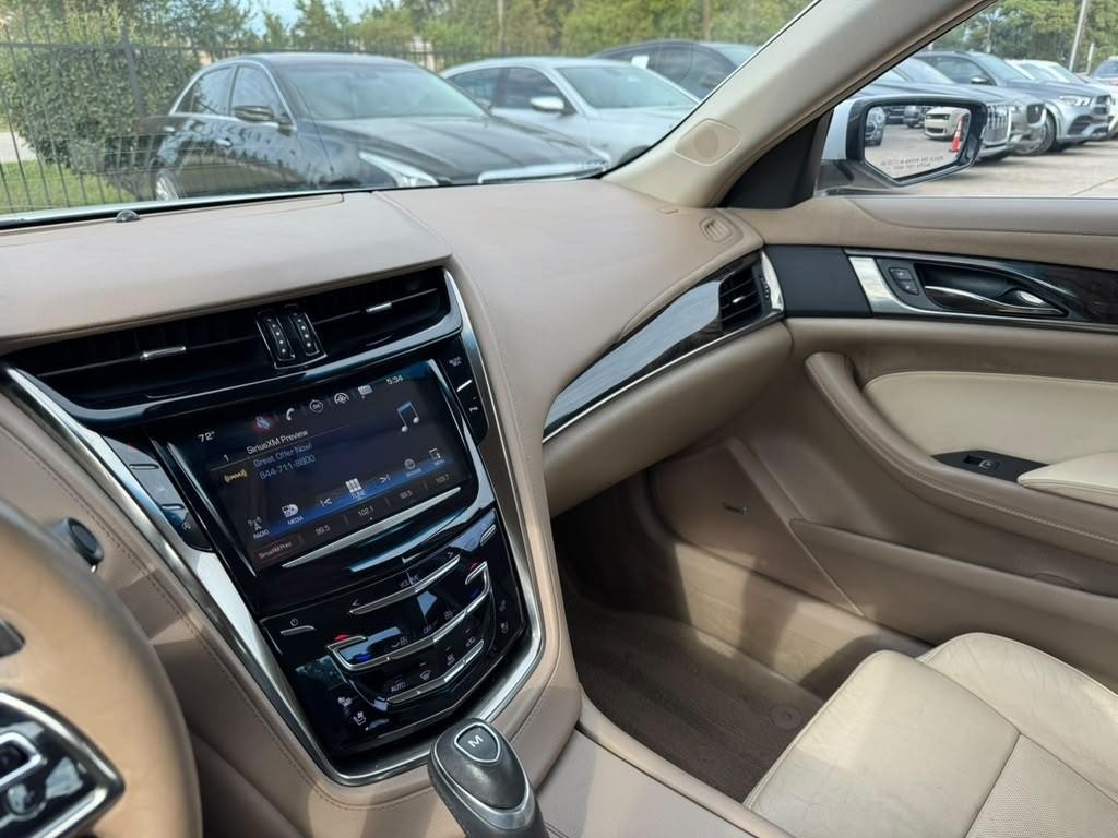 Cadillac CTS Sedan Vehicle Full-screen Gallery Image 26