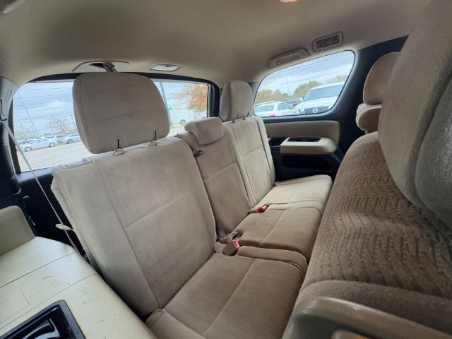 Toyota Sequoia Vehicle Full-screen Gallery Image 10