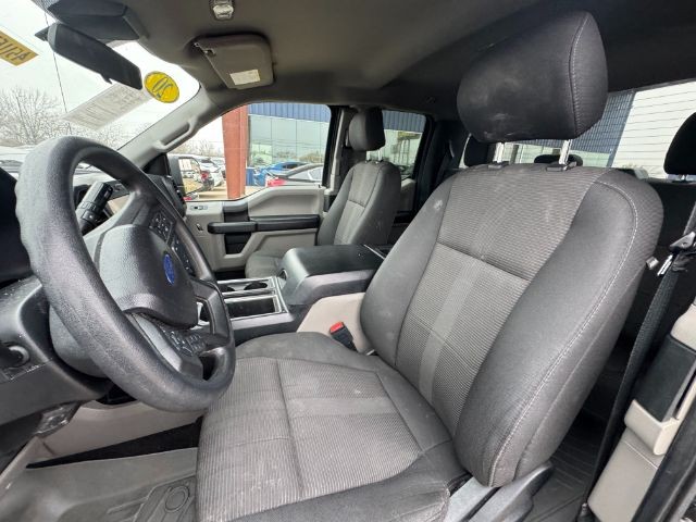 Ford F-150 Vehicle Full-screen Gallery Image 06