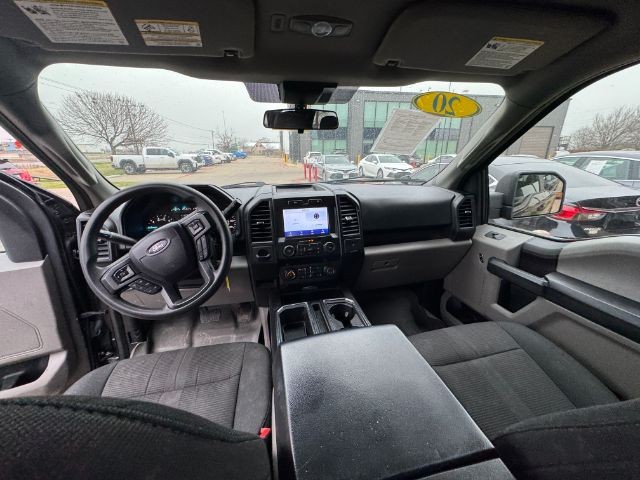 Ford F-150 Vehicle Full-screen Gallery Image 08