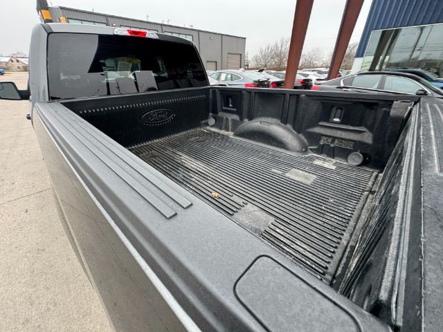 Ford F-150 Vehicle Full-screen Gallery Image 09