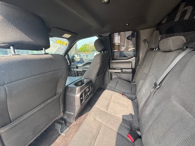 Ford F-150 Vehicle Full-screen Gallery Image 07