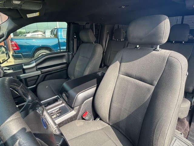 Ford F-150 Vehicle Full-screen Gallery Image 10