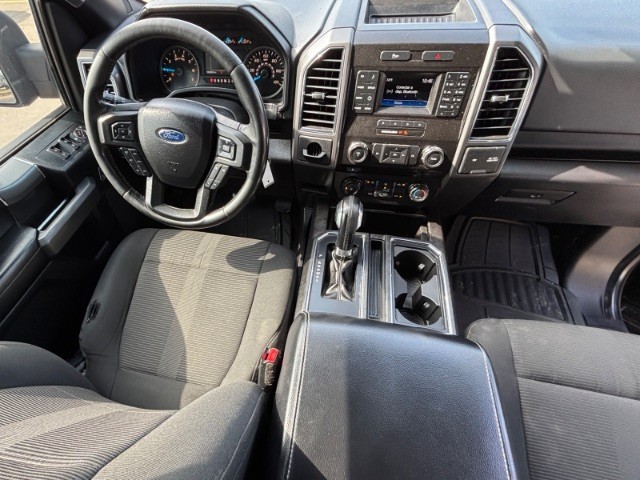 Ford F-150 Vehicle Full-screen Gallery Image 11