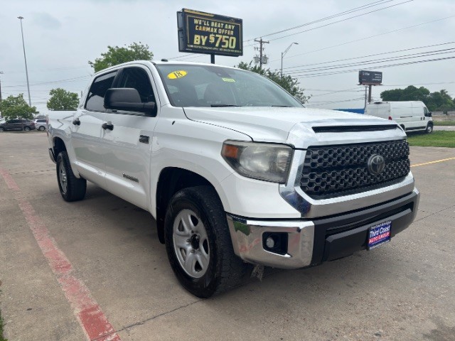Toyota Tundra 4WD Vehicle Full-screen Gallery Image 03