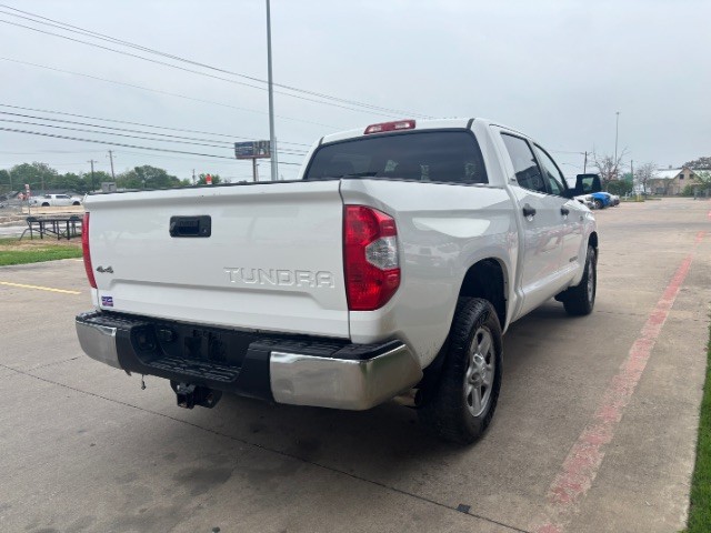 Toyota Tundra 4WD Vehicle Full-screen Gallery Image 04