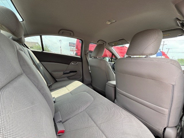 Honda Civic Sedan Vehicle Full-screen Gallery Image 06