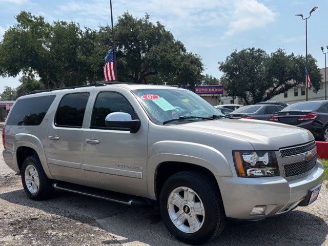 more details - chevrolet suburban