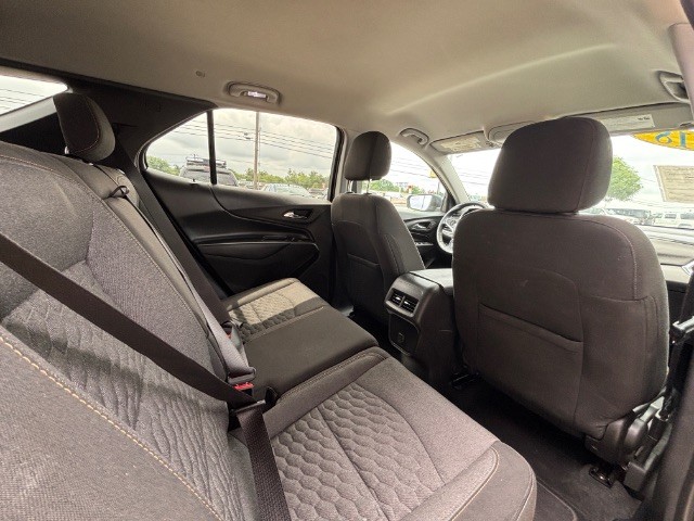 Chevrolet Equinox Vehicle Full-screen Gallery Image 06