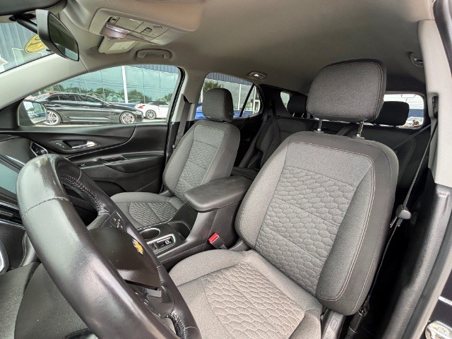 Chevrolet Equinox Vehicle Full-screen Gallery Image 09