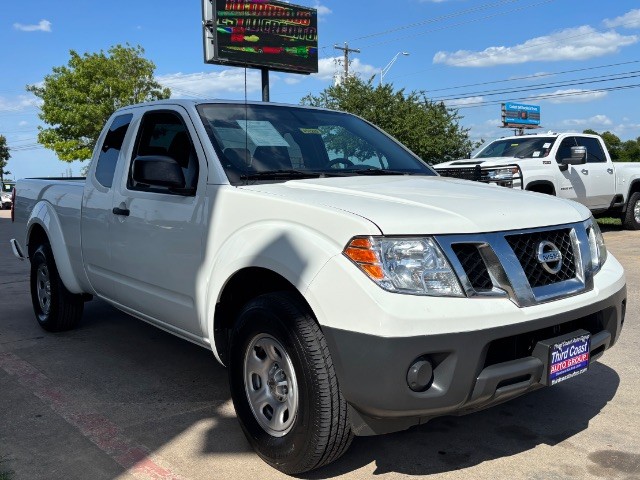Nissan Frontier Vehicle Full-screen Gallery Image 02
