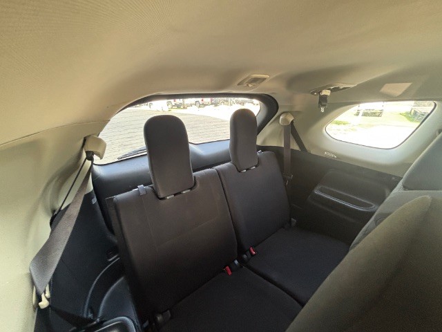 Mitsubishi Outlander Vehicle Full-screen Gallery Image 06