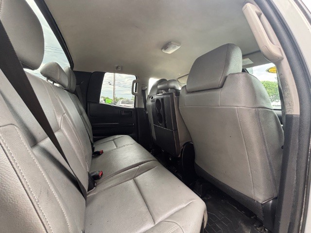 Toyota Tundra 2WD Vehicle Full-screen Gallery Image 06