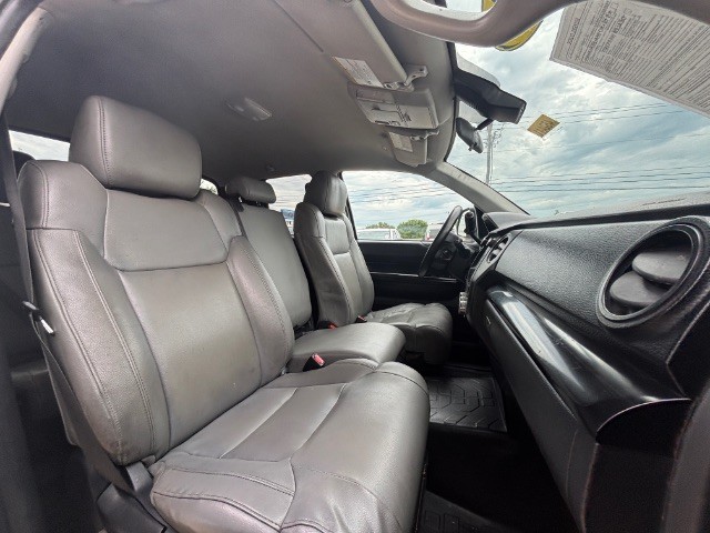 Toyota Tundra 2WD Vehicle Full-screen Gallery Image 07