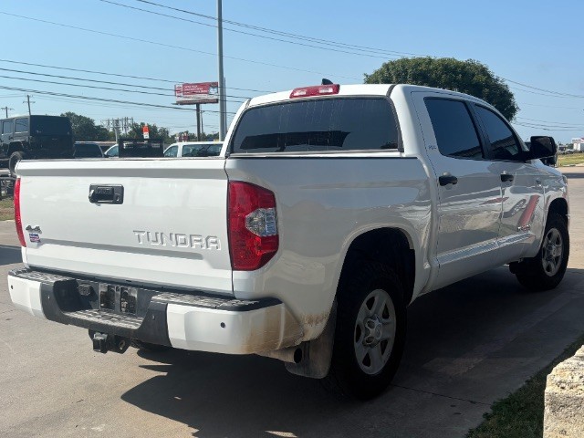 Toyota Tundra 4WD Vehicle Full-screen Gallery Image 02