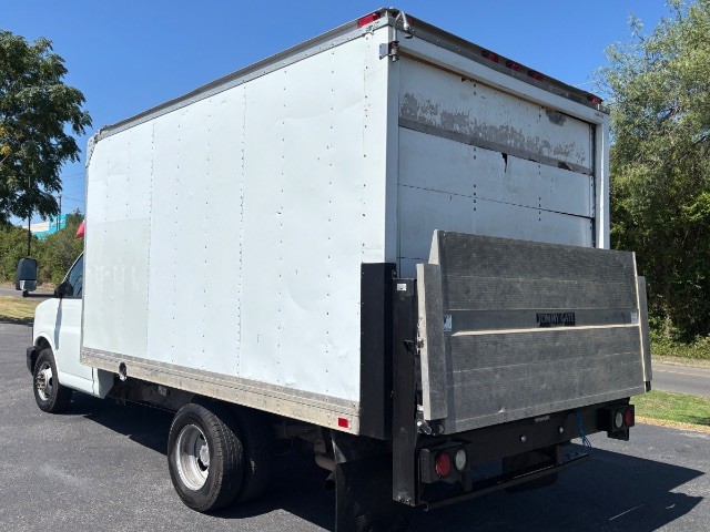 Chevrolet Express Commercial Cutaway Vehicle Full-screen Gallery Image 03