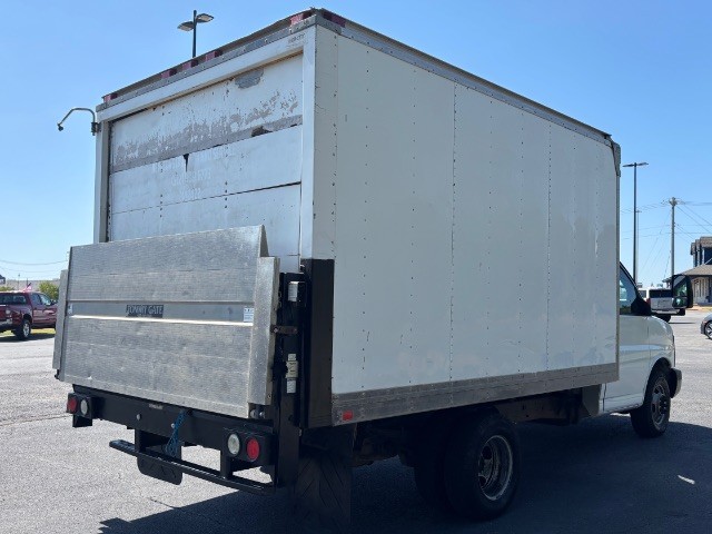 Chevrolet Express Commercial Cutaway Vehicle Full-screen Gallery Image 04