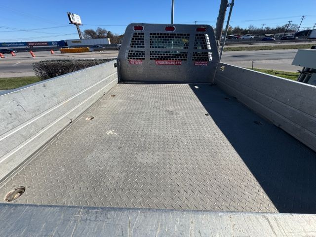 Ford Super Duty F-250 SRW Vehicle Full-screen Gallery Image 04