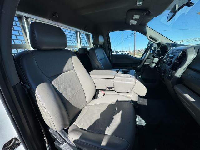 Ford Super Duty F-250 SRW Vehicle Full-screen Gallery Image 06