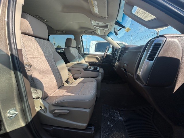 Chevrolet Silverado 1500 Vehicle Full-screen Gallery Image 05