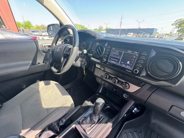 Toyota Tacoma 2WD Vehicle Full-screen Gallery Image 11