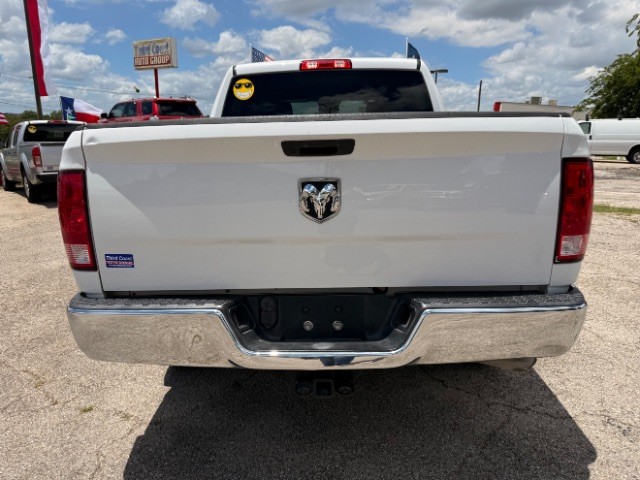 Ram 1500 Classic Vehicle Full-screen Gallery Image 05