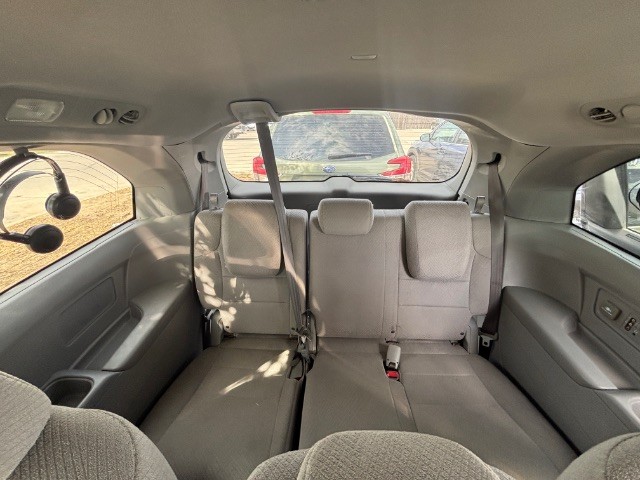 Honda Odyssey Vehicle Full-screen Gallery Image 02