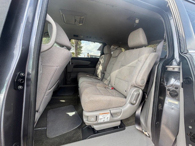 Honda Odyssey Vehicle Full-screen Gallery Image 03