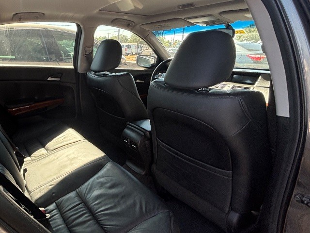 Honda Accord Sedan Vehicle Full-screen Gallery Image 02