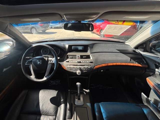 Honda Accord Sedan Vehicle Full-screen Gallery Image 04