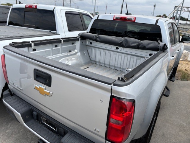 Chevrolet Colorado Vehicle Full-screen Gallery Image 02