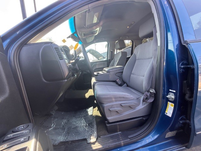 GMC Sierra 1500 Vehicle Full-screen Gallery Image 03