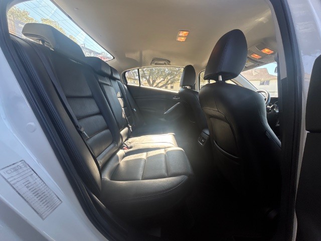 Mazda Mazda6 Vehicle Full-screen Gallery Image 04