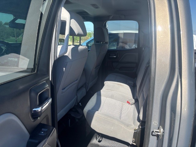 Chevrolet Silverado 1500 Vehicle Full-screen Gallery Image 03