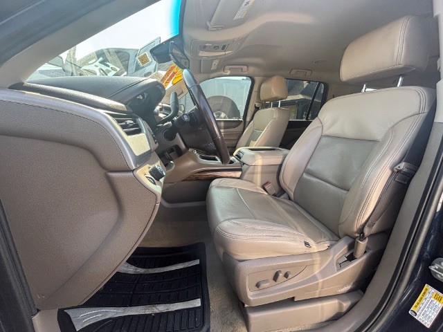 GMC Yukon Vehicle Full-screen Gallery Image 02