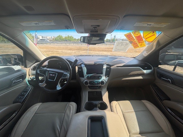 GMC Yukon Vehicle Full-screen Gallery Image 05