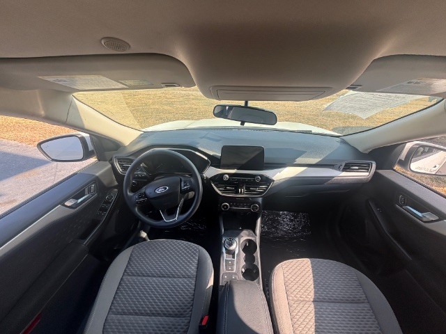 Ford Escape Vehicle Full-screen Gallery Image 05