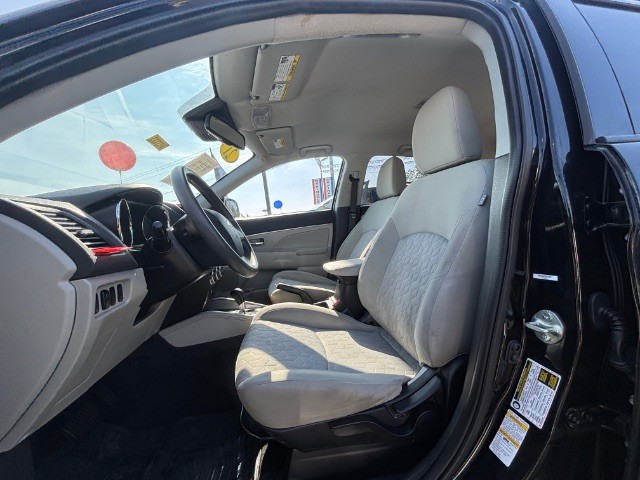 Mitsubishi Outlander Sport Vehicle Full-screen Gallery Image 03