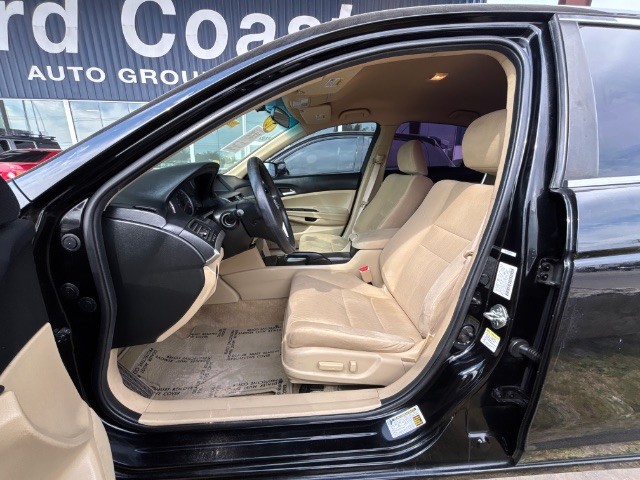 Honda Accord Sedan Vehicle Full-screen Gallery Image 04