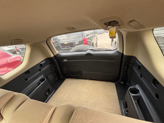 Toyota RAV4 Vehicle Full-screen Gallery Image 02