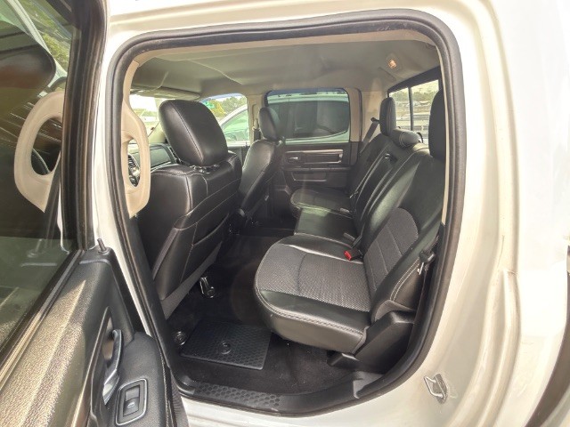 Ram 1500 Vehicle Full-screen Gallery Image 03