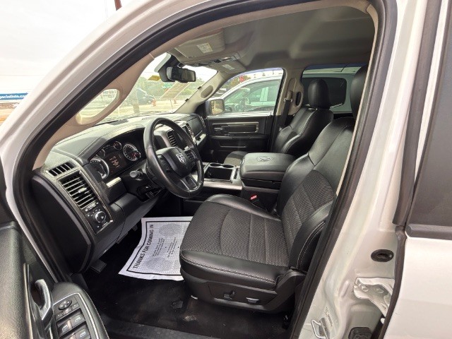 Ram 1500 Vehicle Full-screen Gallery Image 04