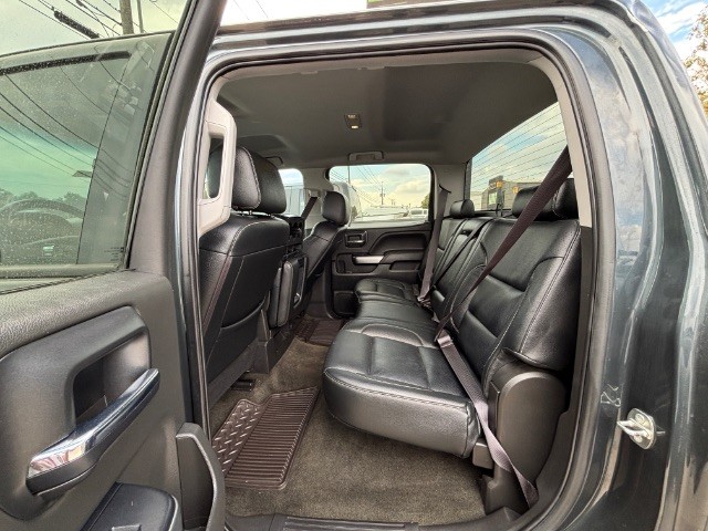 Chevrolet Silverado 1500 Vehicle Full-screen Gallery Image 02