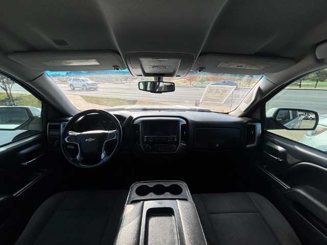 GMC Savana Cargo Van Vehicle Full-screen Gallery Image 05