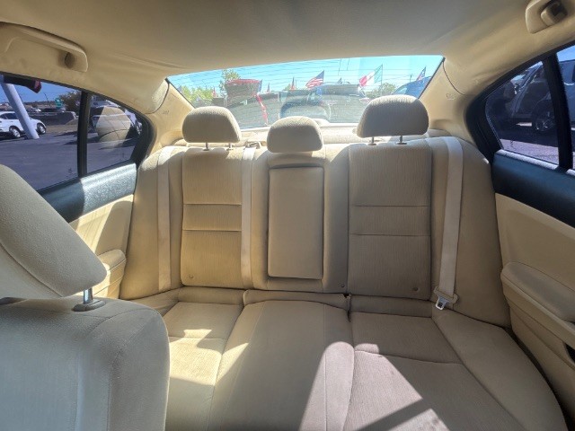 Honda Accord Sedan Vehicle Full-screen Gallery Image 03