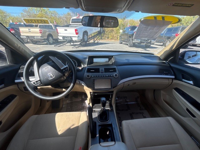 Honda Accord Sedan Vehicle Full-screen Gallery Image 04