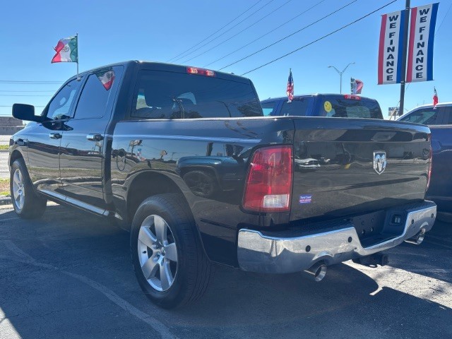 Ford F-150 Vehicle Full-screen Gallery Image 02