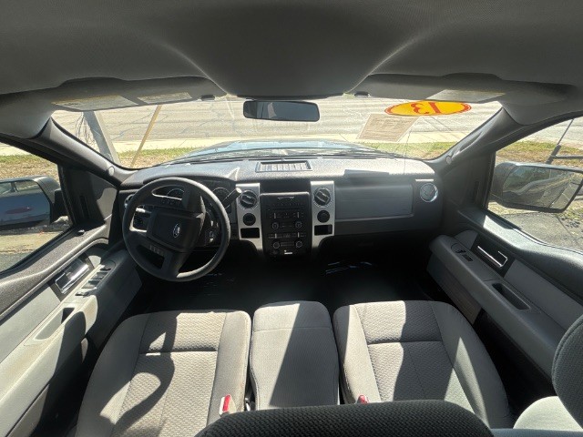 Ford F-150 Vehicle Full-screen Gallery Image 11