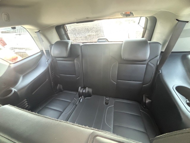 Chevrolet Tahoe Vehicle Full-screen Gallery Image 05