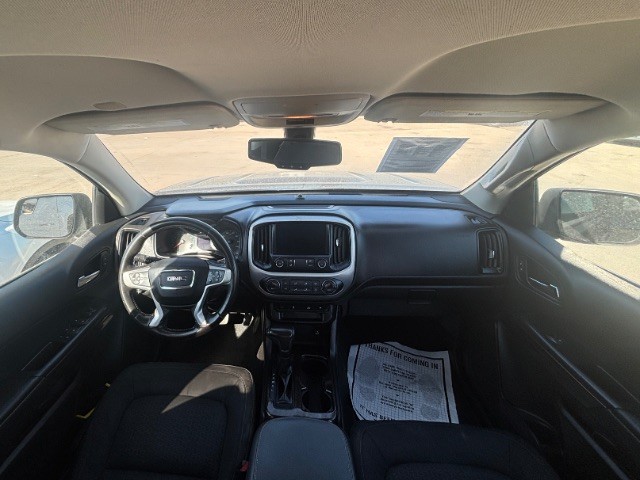 GMC Canyon Vehicle Full-screen Gallery Image 05